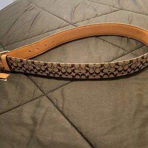 Coach, Size Medium belt